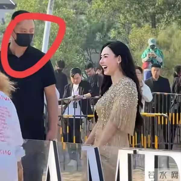 明星无滤镜大变样!蒋欣面黄肌瘦,闫妮浮肿,张柏芝丑得没眼看