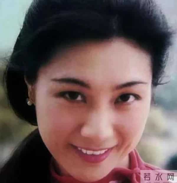 70岁陈烨现状：在美国过上流生活，丈夫是律师，混血儿子又高又帅