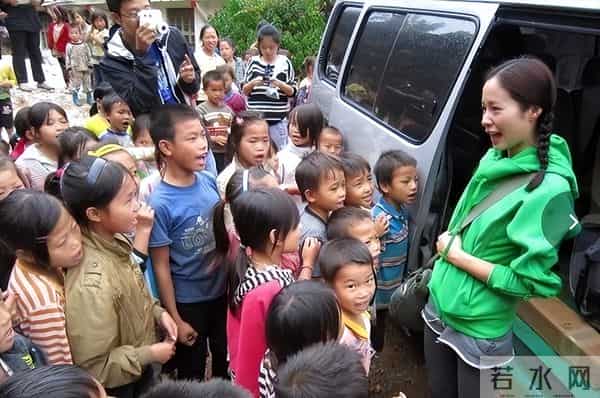 江一燕自曝离婚不到24小时!“丑闻“被扒光,恶心 一幕还是出现了