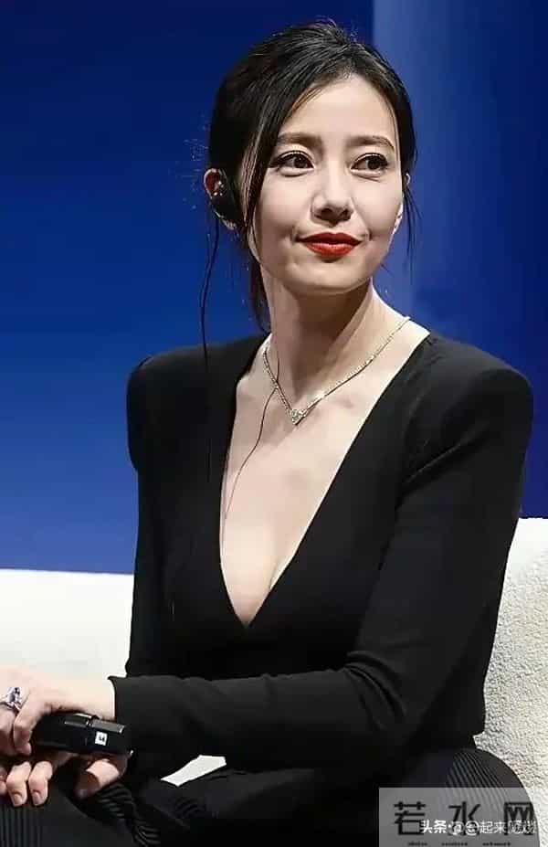 高圆圆美得不得了,完美诠释了性感