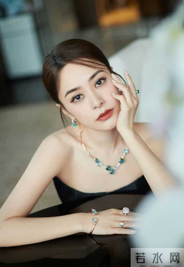 女神钟欣潼——魅力无法抵挡,这身材简直是极品中的极品!