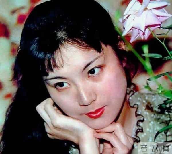 70岁陈烨现状：在美国过上流生活，丈夫是律师，混血儿子又高又帅