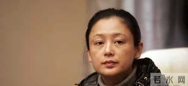 关之琳老了,林青霞老了,陈红也老了,唯有56岁的她看起来像36岁