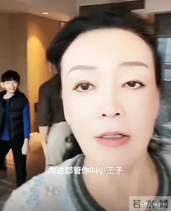 马筱梅带汪小菲儿女成都逛街被偶遇,玥儿长高了,侧颜像极了大S