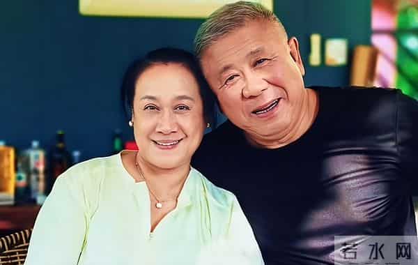 原来他俩是夫妻,家里家外老婆是领导,68岁住大别墅仍坚持拍戏