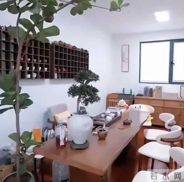 演都不演?于谦成"老赖"不到五天过往被扒,令人恶心的一幕发生