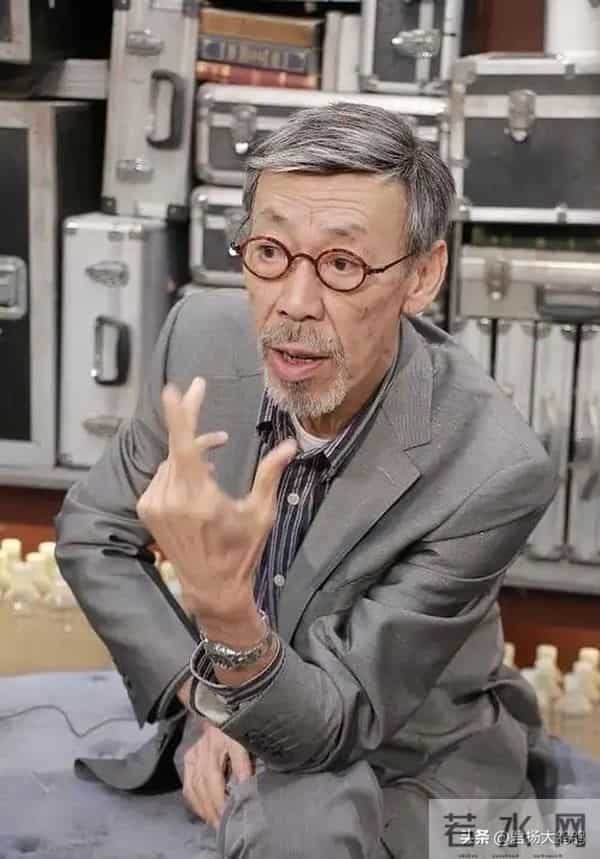 他是汪明荃和曾庆瑜得不到的男人,一生不婚不育,81岁孤独终老