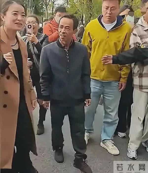 万万没想到,反噬来的这么快,鸡排哥是塌房最快的一个网红了吧!