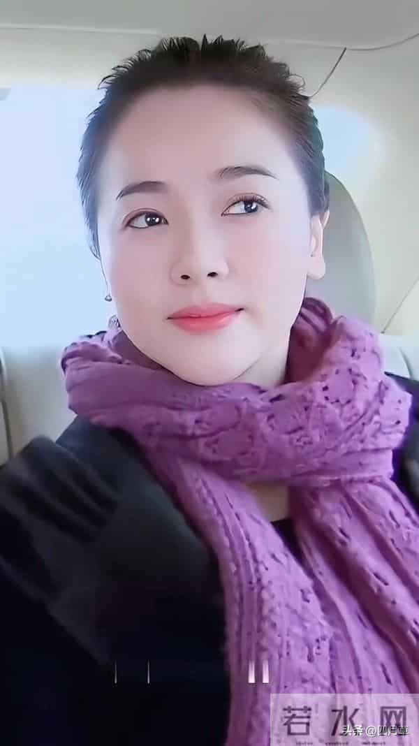 女演员 "左小青