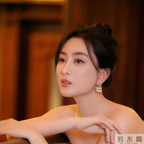 马苏——娇艳欲滴,饱满酥胸,白皙圆润,宛如仙女坠入凡间