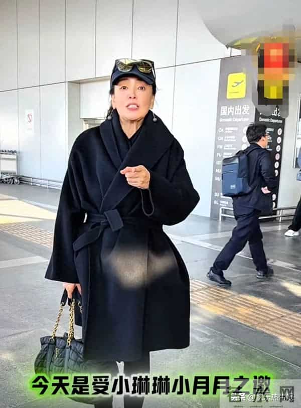 汪小菲儿子正脸曝光,与汪小菲如出一辙,张兰与孙儿同游乐开花