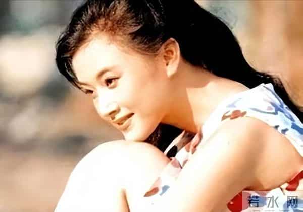 哇60岁的宋祖英,这也太美了吧,看起来也就是30多岁,太年轻了