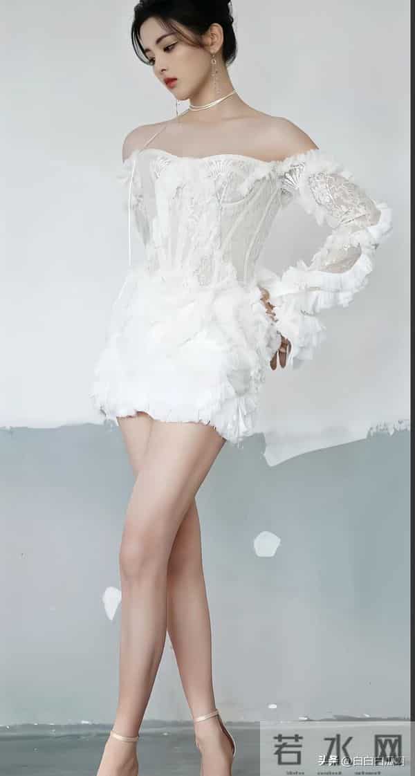 杨超越,除了颜值和身材,就剩性感了!