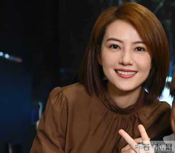 高圆圆美得不得了,完美诠释了性感