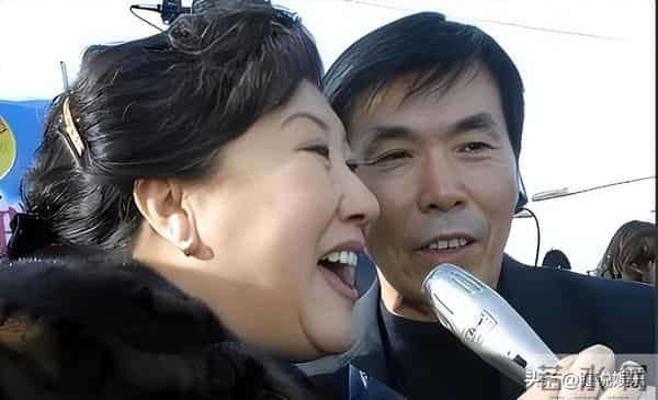 见过手撕前任的,还是头一次见亲儿子开直播手撕亲爹的