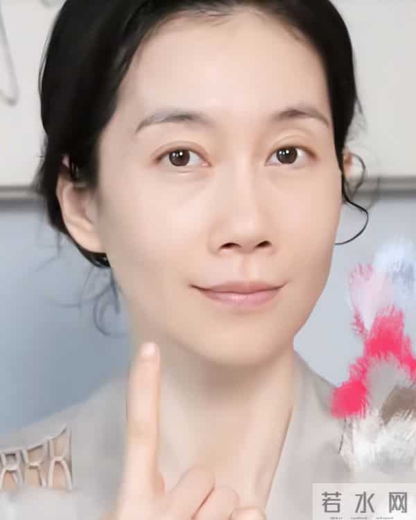 演员温峥嵘同时“现身”多个直播间,刘涛、张柏芝、舒淇、戚薇等站台,粉丝:一天举报18个