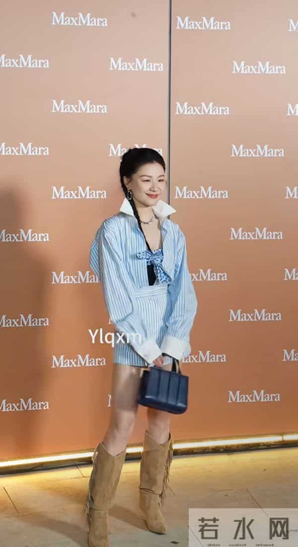 搞笑女金靖没想到原来身材竟这么好，腰细腿长上围丰满皮肤巨白皙