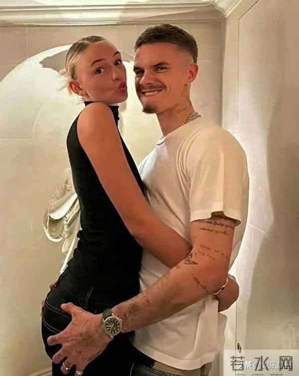 贝克汉姆二儿子和女友合照，21岁的他模样好成熟，竟比他爸还显老