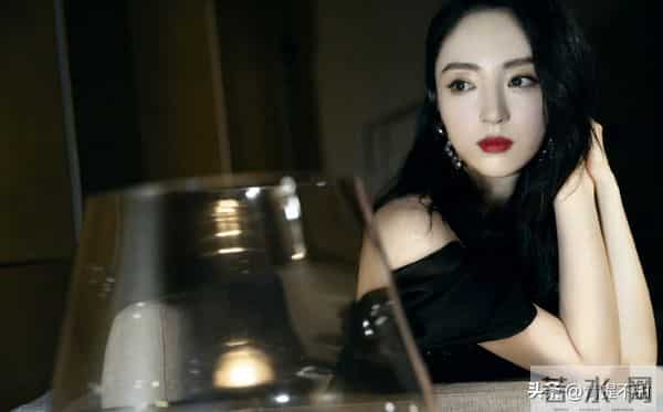 董璇3.34亿关注度,低调复出惊艳全网,实力派终获认可!