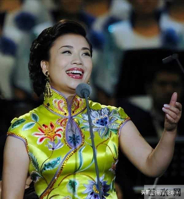 56岁张也被问 “不结婚如何解决需求”,她说幸福从不由婚姻定义