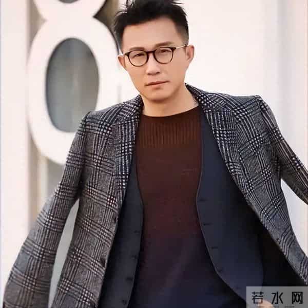 吃相太难看,他出轨、背刺亲家的时候,完全忘记自己是“凤凰男”