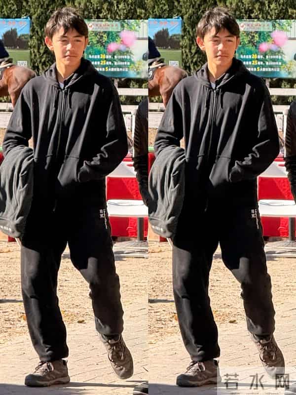 偶遇刘烨儿子陪妹妹霓娜骑马,15岁诺一打扮潦草粗糙,差点认不出