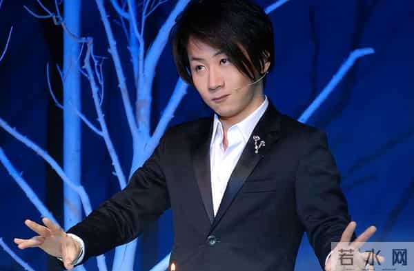 抗癌成功仅1年,49岁刘谦高调官宣喜讯,董卿的话,终于有人信了