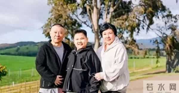 郭德纲墨尔本豪宅遛弯,10岁儿子长这样!