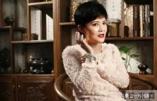 凄凉一生，马晓晴与名导同居多年被抛弃，如今复出无人问津