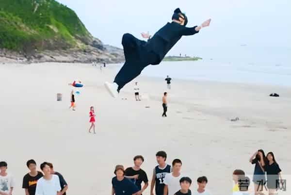 抗癌成功仅1年,49岁刘谦高调官宣喜讯,董卿的话,终于有人信了