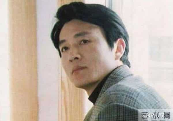 同行不同命!他15岁演戏44岁走红却英年早逝,哥哥是我们熟悉的人
