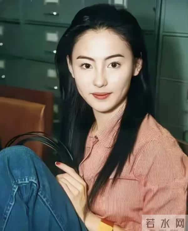 明星无滤镜大变样!蒋欣面黄肌瘦,闫妮浮肿,张柏芝丑得没眼看