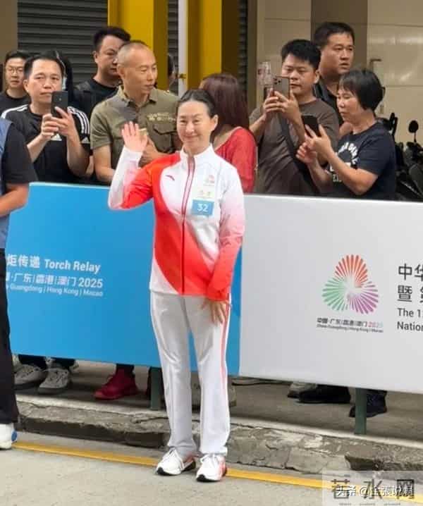 何超琼近况曝光，生图满头白发还有老年斑，和澳门大会判若两人