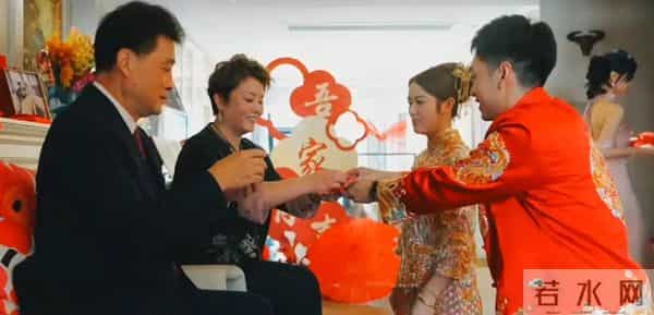 李嘉欣亲姐当婆婆了,有多少人还记得她苦等五年,带球上位的往事