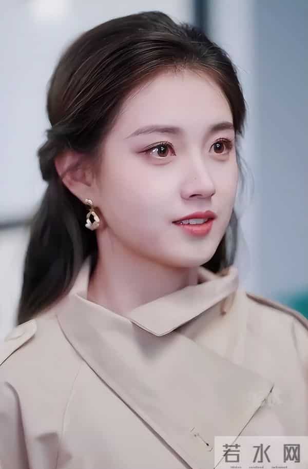 坦白与刘萧旭关系刚半月，郭宇欣再破天花板，让整个娱乐圈沉默了