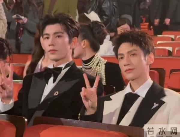 微博视界,蒋欣坐第二排C位,马伊琍靠边,多年女主角比不过配角