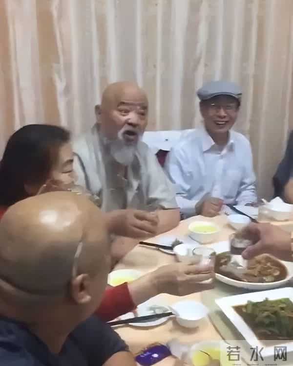 70岁的李琦：曾每天2包烟，顿顿8两酒，跟去世前的杨少华如出一辙