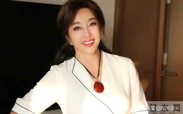 一辈子对刘晓庆忠诚,也没挽回婚姻,65岁仍单身的他后悔了吗