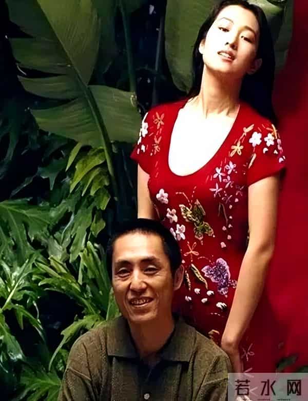 与张艺谋分手多年后,前配偶肖华坦言:在爱别人前,先学会爱自己