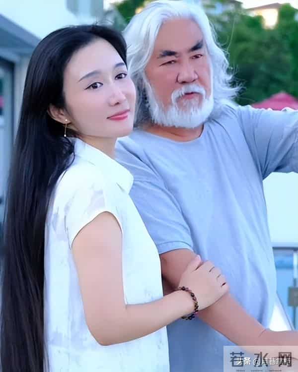 老夫老妻！74岁张纪中爷孙恋翻车，牵连一岁女儿