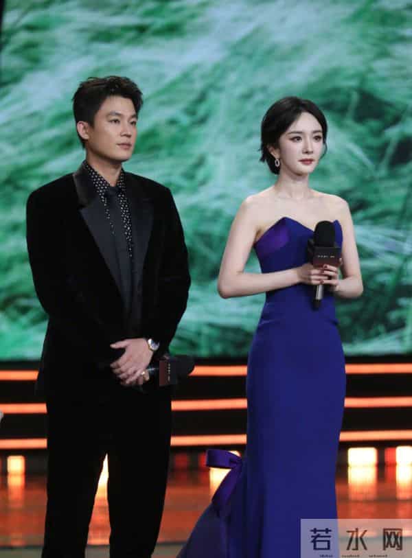 欧豪马思纯分手7年再同框，男方偷瞄女方表情微妙，网友呼吁复合