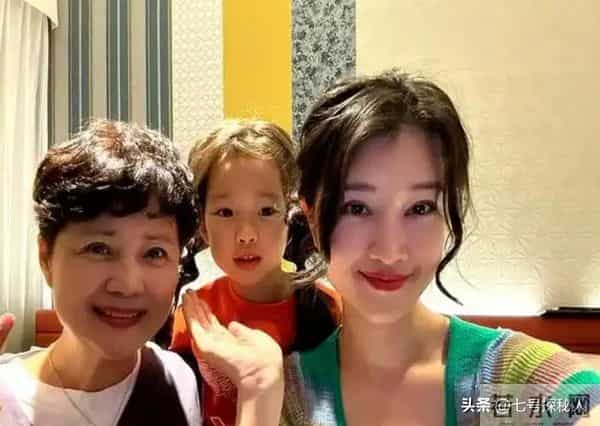 59岁茹萍的痛:女儿离婚,儿子大龄未婚,风光背后满是无奈