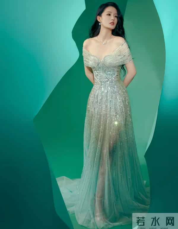 陈可辛吴君如19岁女儿参加巴黎名媛舞会，张艺谋女儿等人也参加过