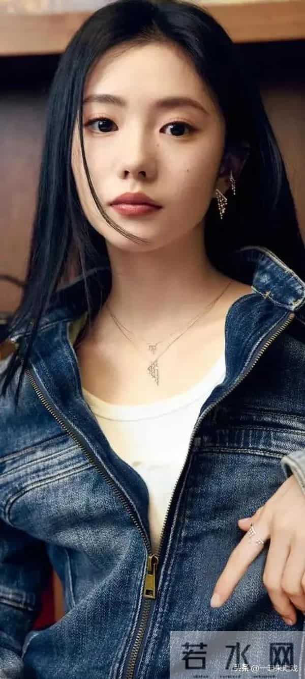 刘浩存绝美性感，气质封神惊艳瞬间