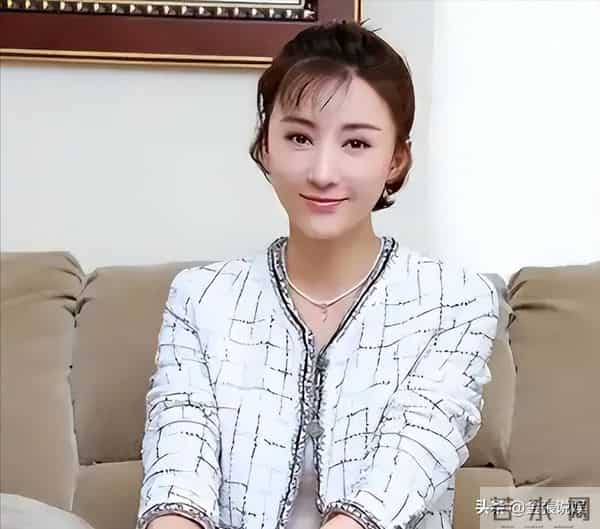 一婚娶央视主持人，二婚娶演员，三婚娶小30岁美女，64岁终于当爹