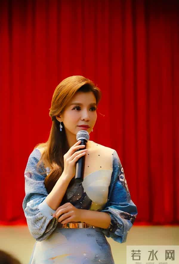 52岁朱迅近况曝光！面色苍白不敢认，网友：怎么变成这样了！