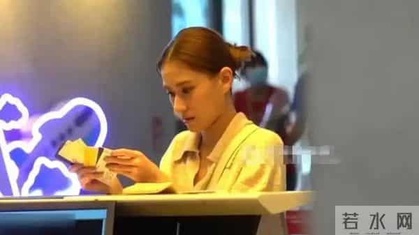 李湘没想到，自己养得“膀大腰圆”的女儿，竟为何超莲做“嫁衣”