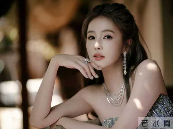 11.4娱乐瓜:肖战 杨紫 成毅 杨幂 白鹿 彭小苒 张凌赫 梁洁 李兰迪