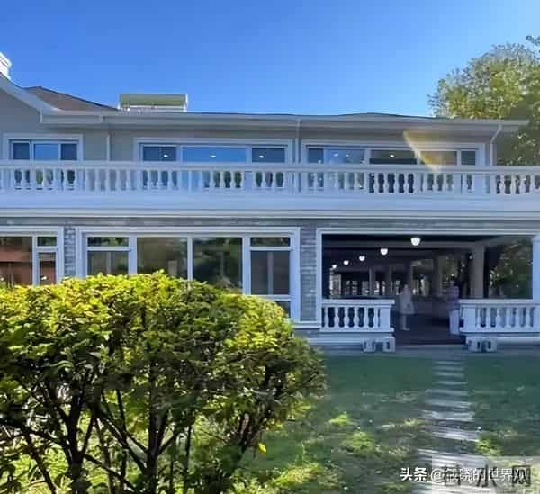 原来他俩是夫妻，被老婆领导了一辈子，68岁住大别墅却仍坚持拍戏