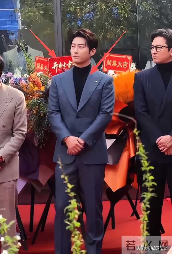 窦骁婚变风波后再现身，面容浮肿眼还小、颜值暴跌，左手仍戴婚戒